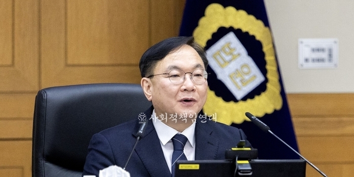 박영재 물러났지만…조희대 대법원장, ‘정치 개입’ 논란 인사 책임에서 자유로운가